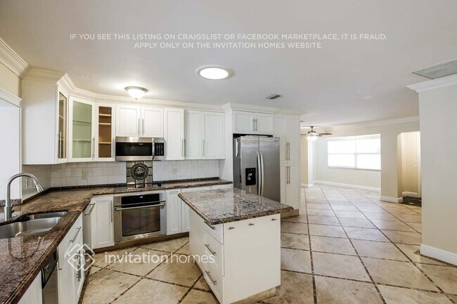 Building Photo - 830 N 10th Ave