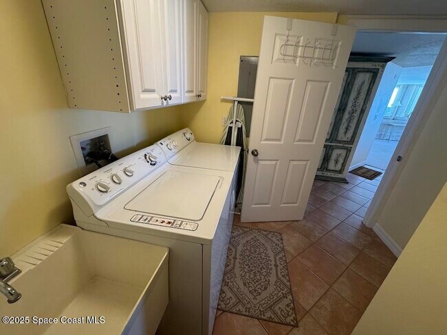 Building Photo - 3740 Ocean Beach Blvd