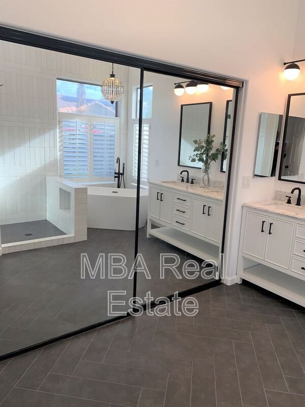 Building Photo - 16824 N 63rd St