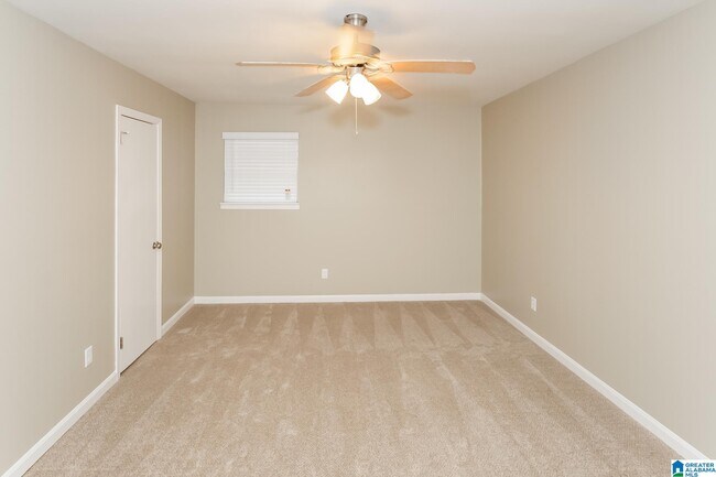 Building Photo - 1316 Falcon Dr
