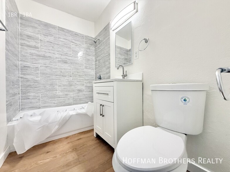 Building Photo - 1254 W 110th St