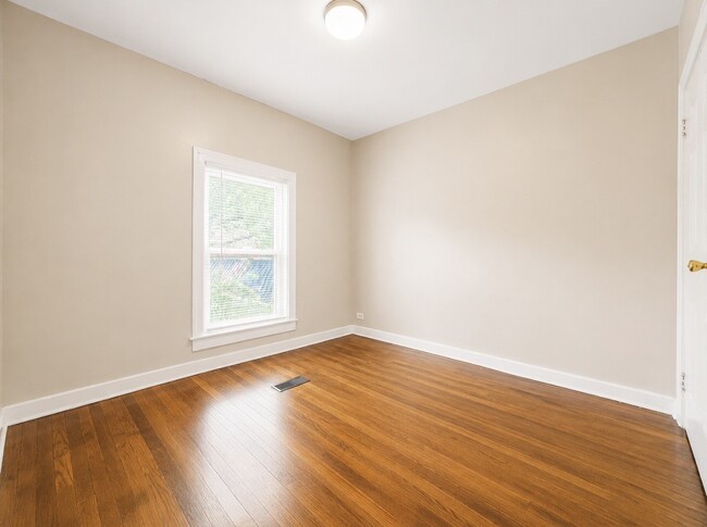 Building Photo - 274 Chenango St