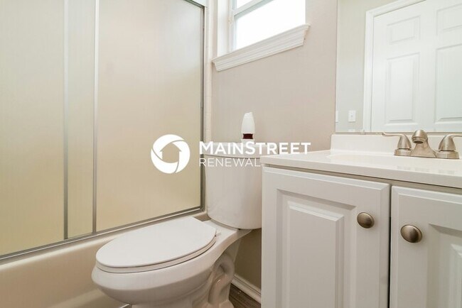 Building Photo - 911 Louvre Ct