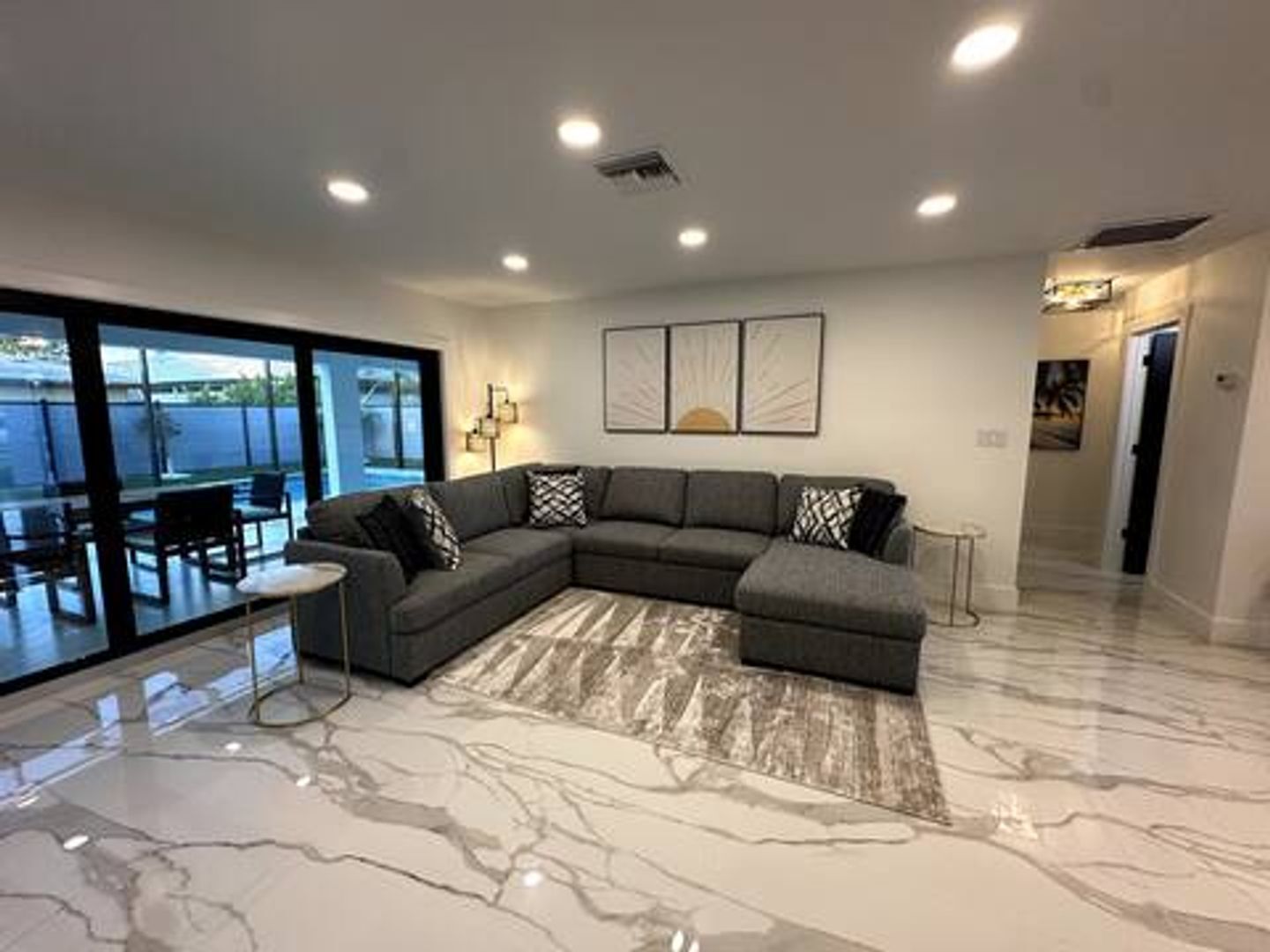 Building Photo - Beautiful 2 Bedroom 2 Bath In Naples