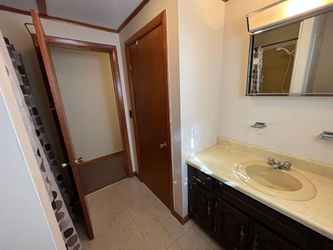 Building Photo - Four Bedroom Single Family House for Rent ...