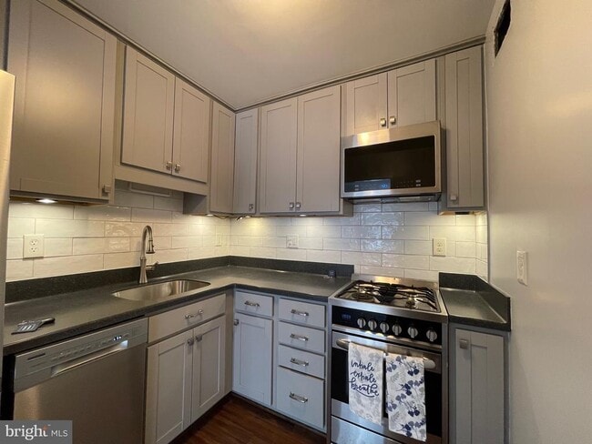 Building Photo - 60 G St SW