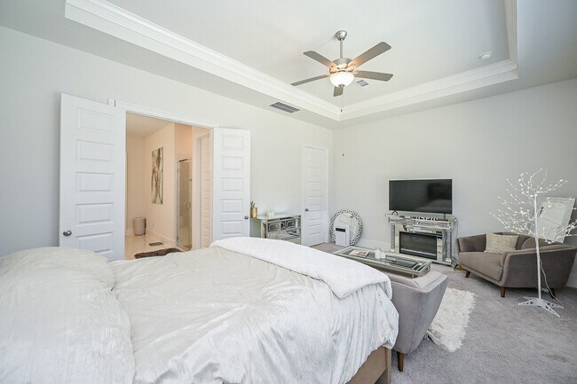 Building Photo - 9006 Meadow Bridge Dr