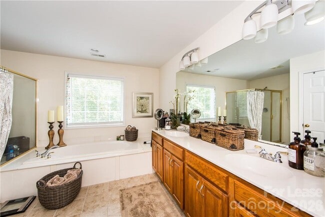 Building Photo - 10378 Sutherby Dr