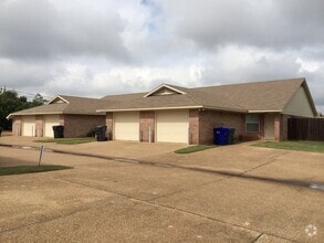 Building Photo - Duplex