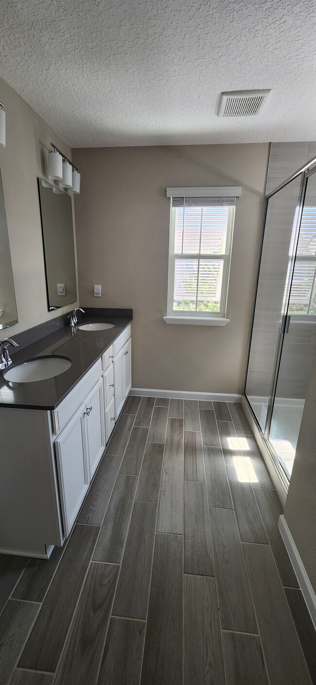 Building Photo - 93 Appleton Ct