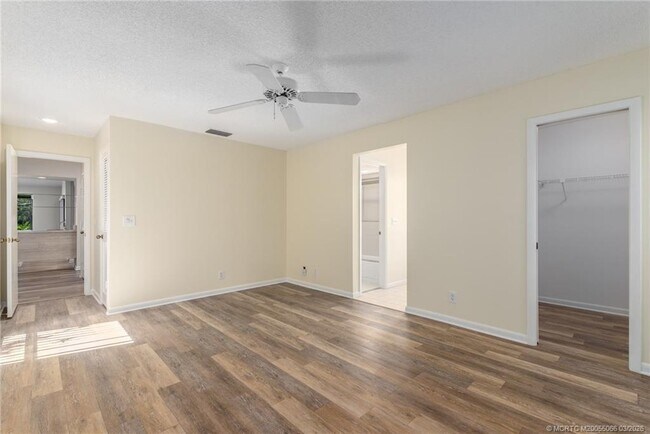 Building Photo - 2621 SW Egret Pond Cir