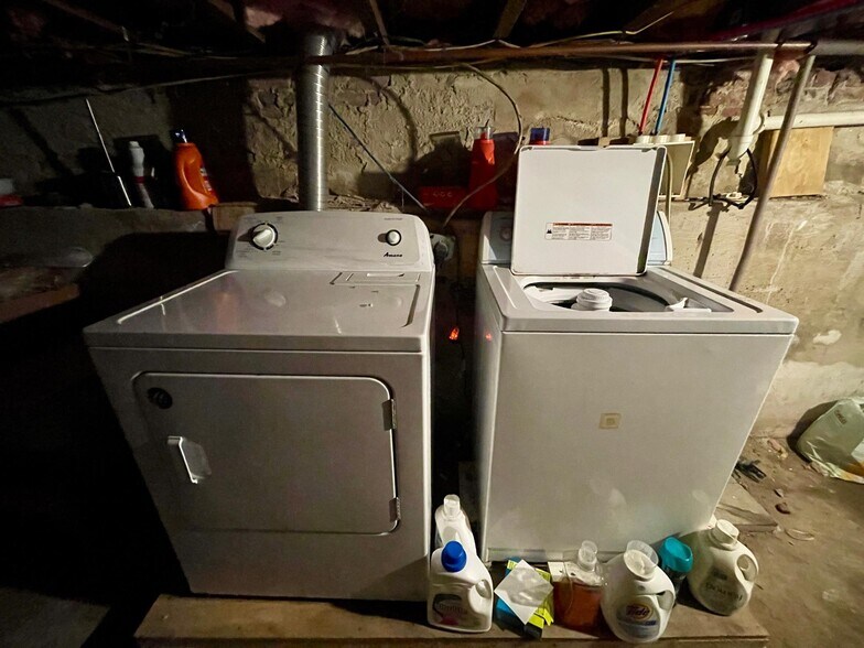 Building Photo - 741 Somerville Ave