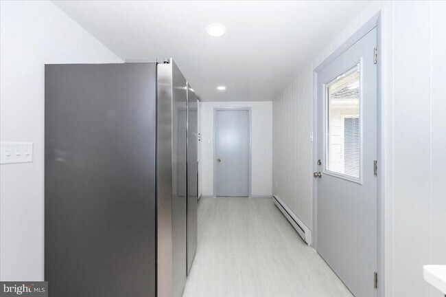 Building Photo - 6 Schaller Ln