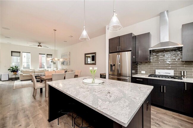 Building Photo - 1224 Chelsea Cir NW