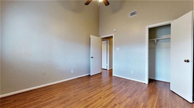 Building Photo - 727 Bunker Hill Rd