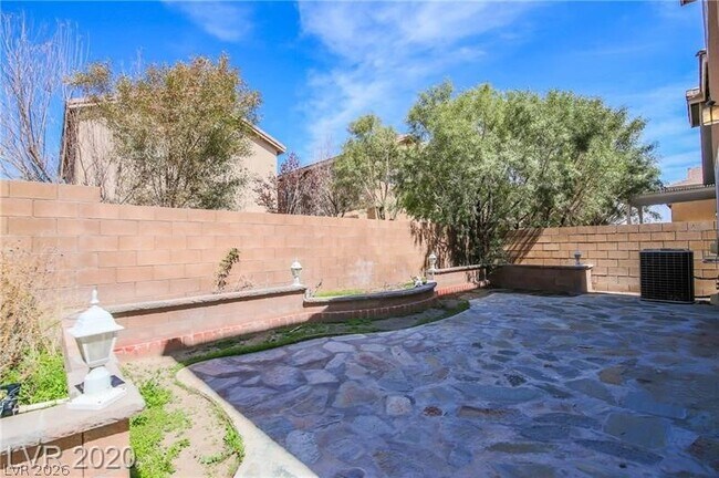 Building Photo - 9242 Grassy Weep Ct