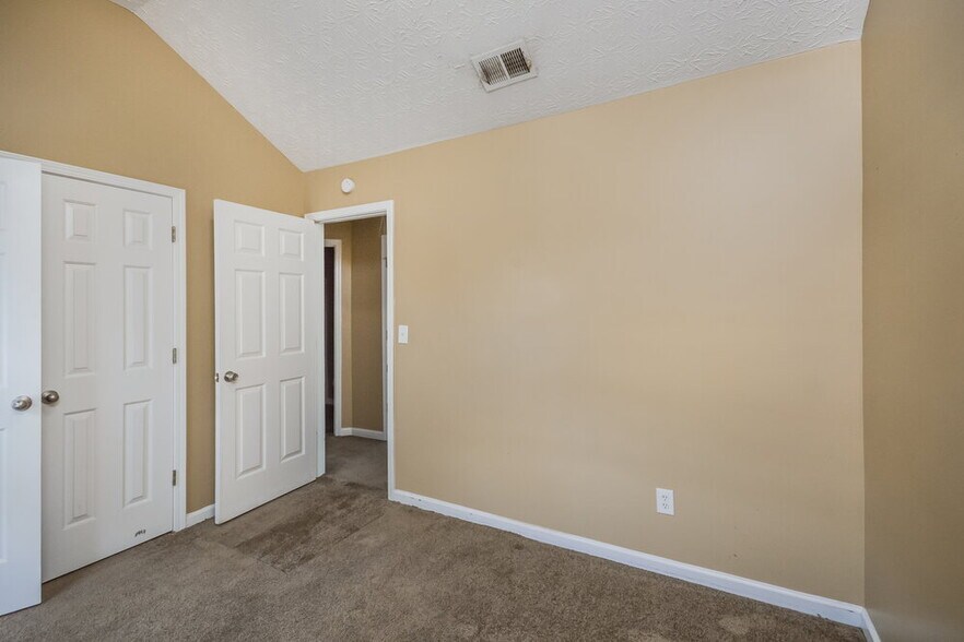 Building Photo - 735 Compton Ln