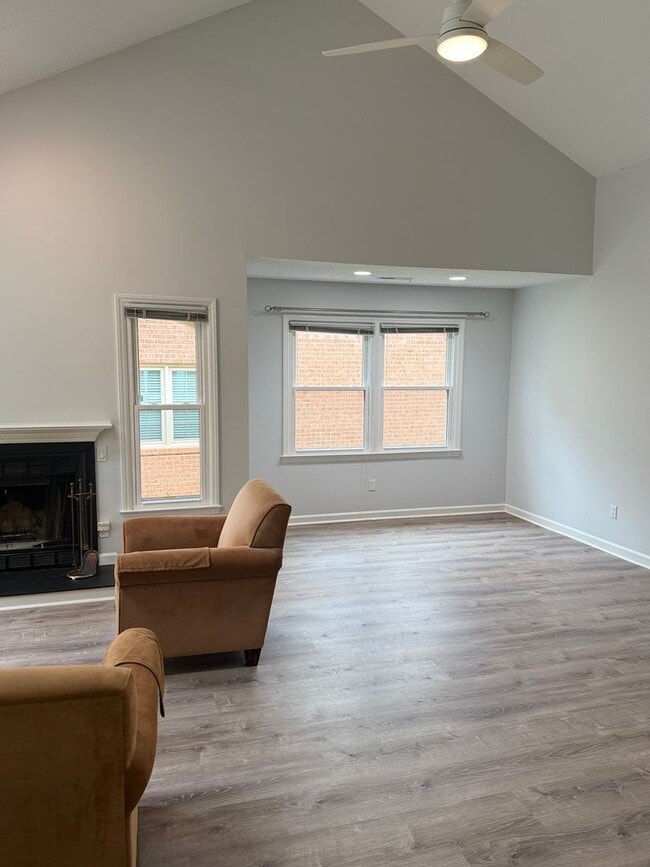 Building Photo - FIRST MONTH FREE!