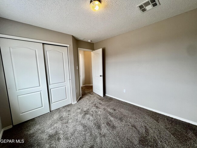 Building Photo - 14160 Lasso Rock Dr