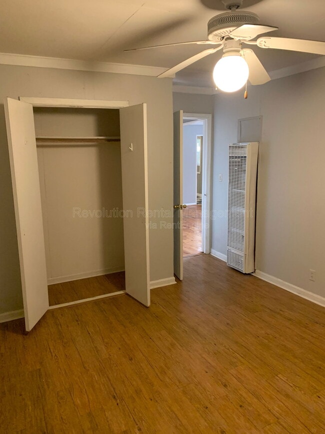 Building Photo - 138 Tye St SE