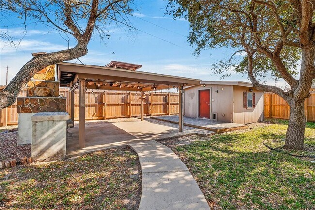 Building Photo - 7502 Fred's Folly Dr