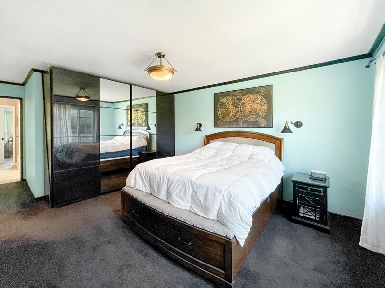 Building Photo - 2611 Willow Ct