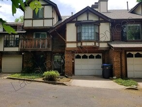 Building Photo - 709 20th St