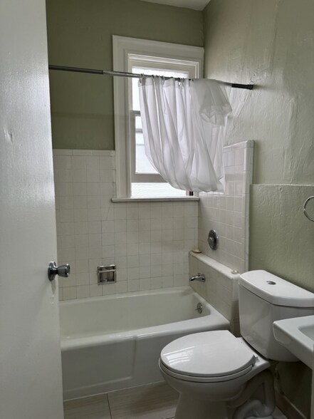 Building Photo - 416 Turk St