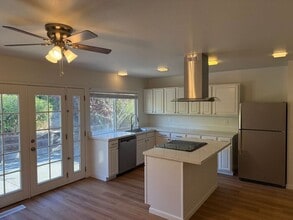 Building Photo - Newly remodeled single story home walking ...