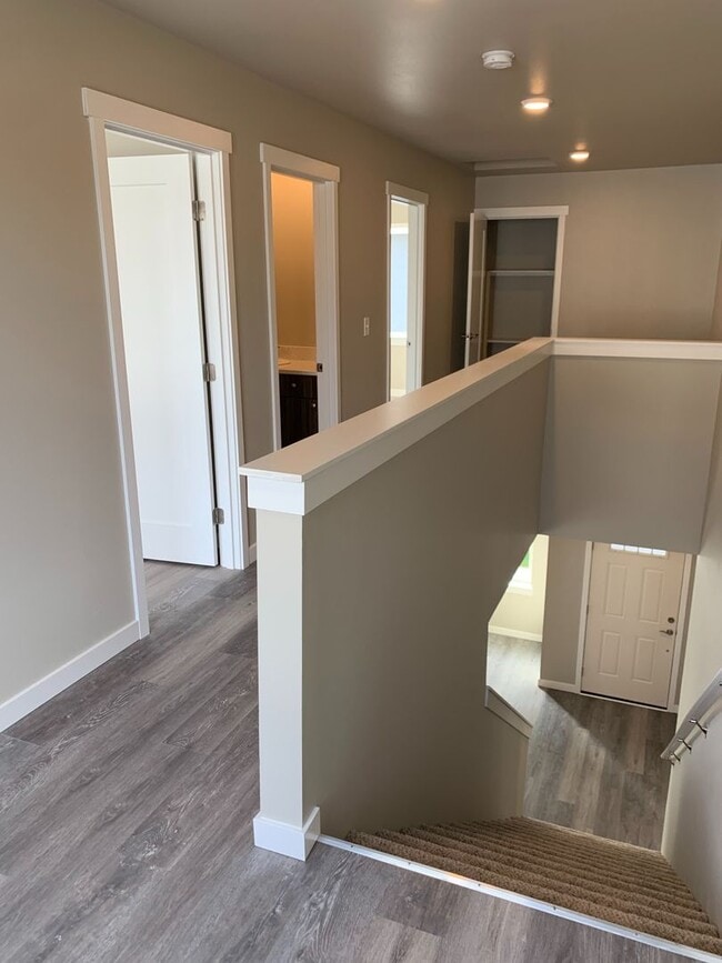 Building Photo - 668 E Street