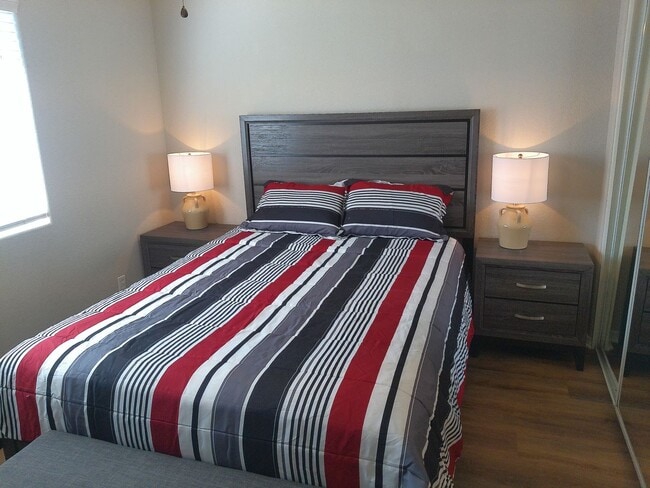 Building Photo - Seasonal rental 2 bedrooms 2 bathrooms