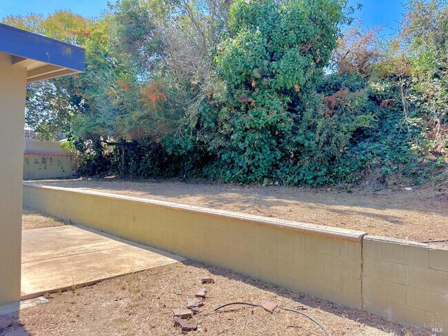 Building Photo - 220 Los Altos Pl