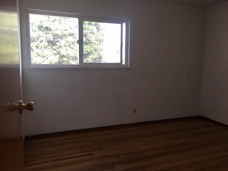 Building Photo - 1730 Stuart St