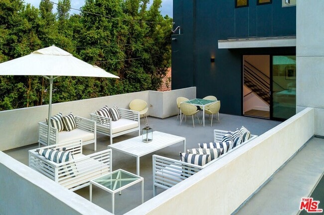 Building Photo - 2030 Talmadge St