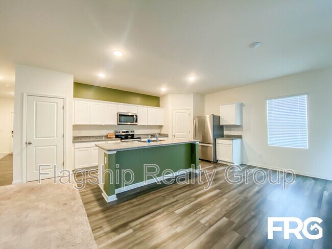 Building Photo - 300 Kenison Way
