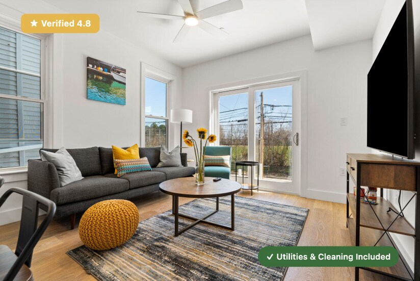 Building Photo - Furnished Private Bedroom with Private Bath in East Boston!