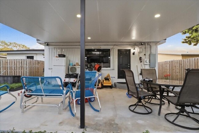 Building Photo - 7551 Polk St