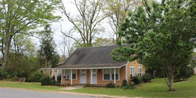 Primary Photo - 201 E Pine Street