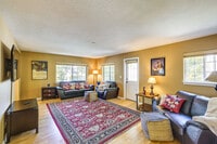 Building Photo - 390 W Crestline Dr