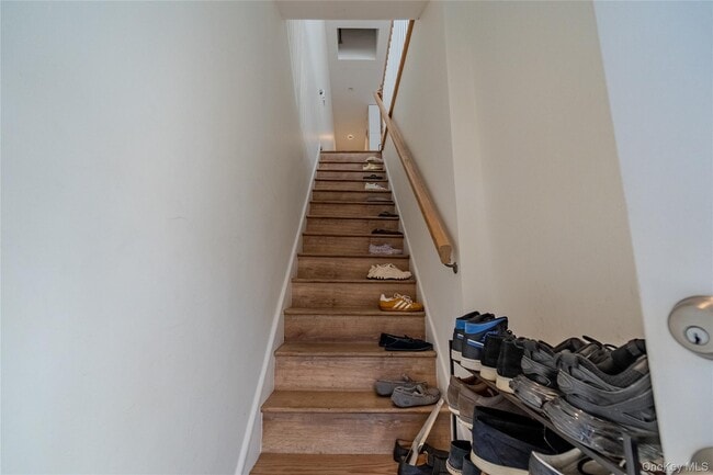 Building Photo - 327 89th St