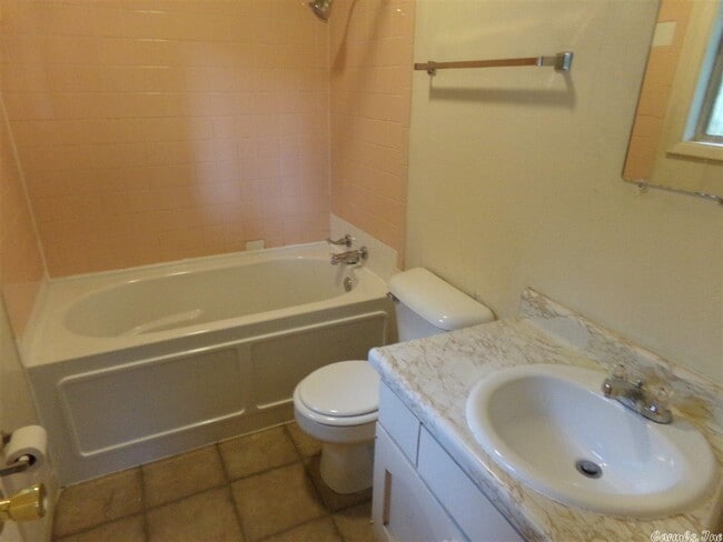 Building Photo - 39 Hatfield Dr