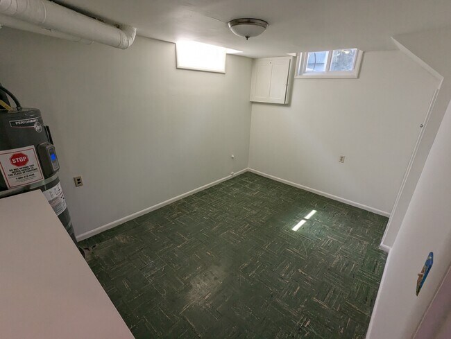 Basement bonus room - 3919 NE 67th Ave