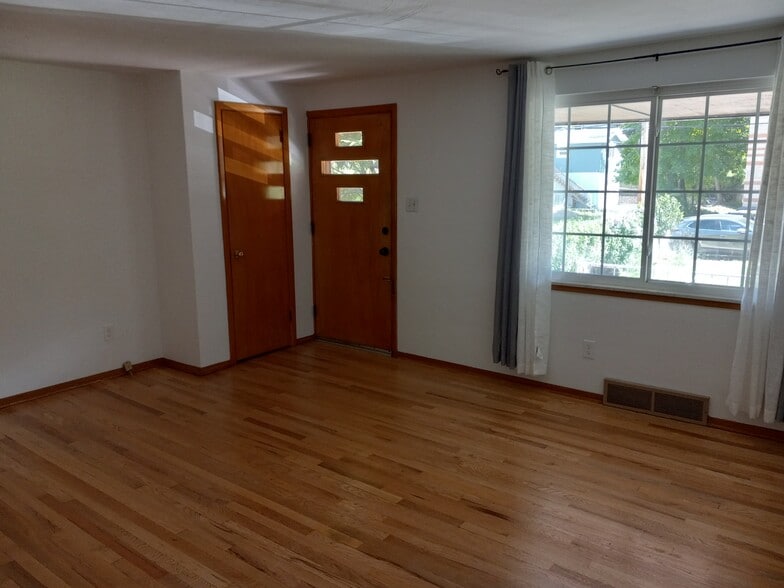 Building Photo - 211 N Homewood Ave