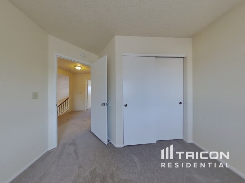 Building Photo - 217 Sunhaven Dr