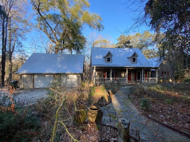 Building Photo - Unique Home in Perry