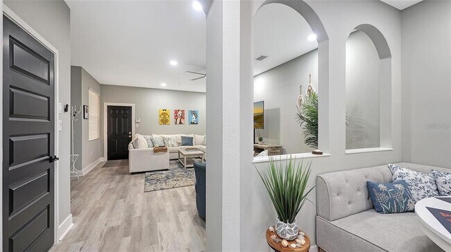 Building Photo - 3827 Parkridge Cir