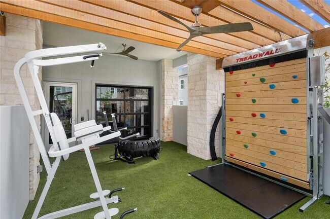 Building Photo - 28325 Birnham Woods Dr