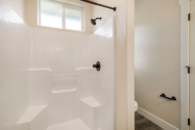 Building Photo - Discover your dream rental just minutes off the Skyway in beautiful Paradise