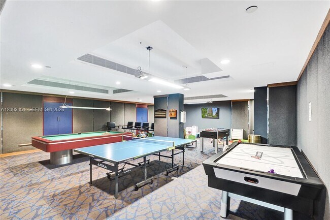 Building Photo - 19667 Turnberry Way