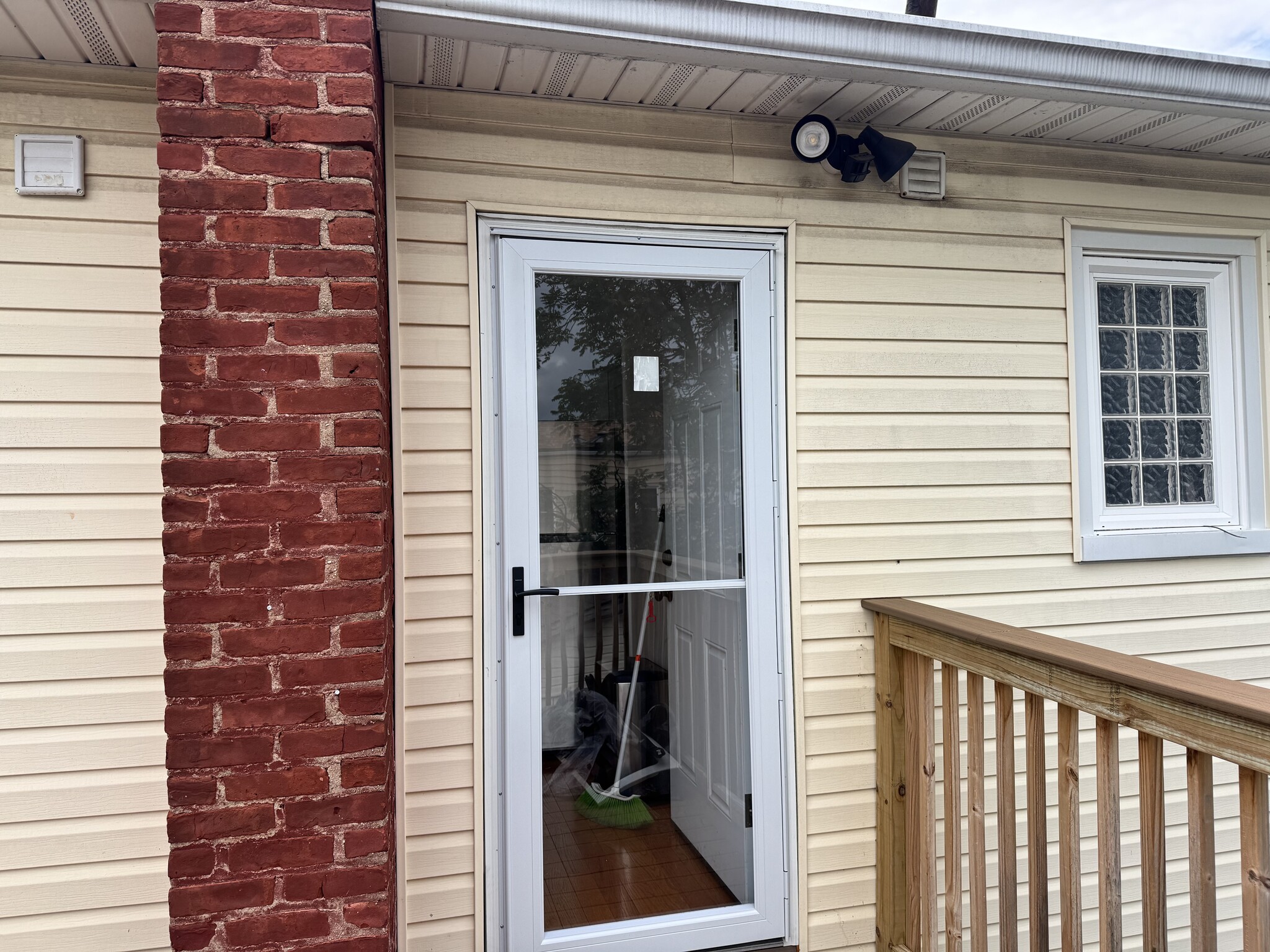 Building Photo - 327 Ellery Ave